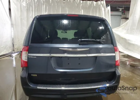 2013 Chrysler Town & Country Touring z USA, uszkodzony, nr VIN 2C4RC1BG6DR674860